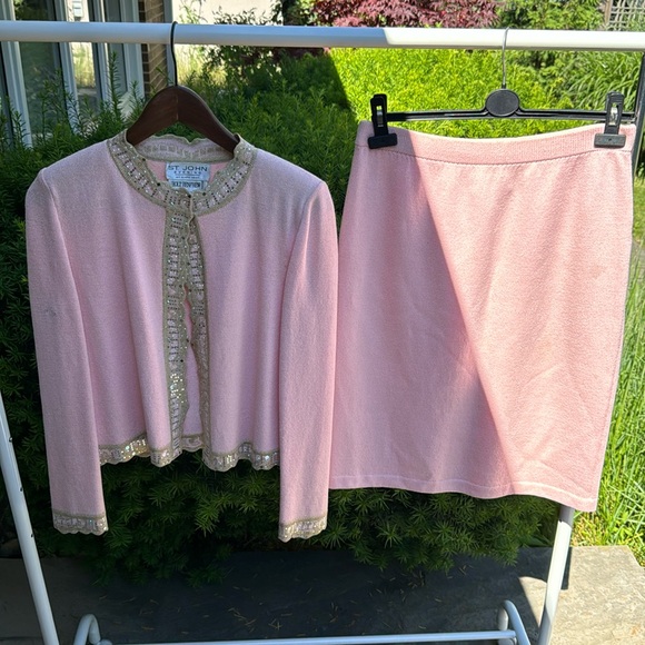 St. John Dresses & Skirts - St John evening - 2 piece pink knit with bejewelled accents